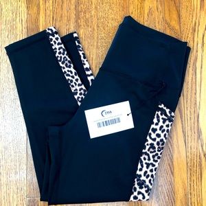 ZYIA Leopard Brilliant Picket Capris Size 12